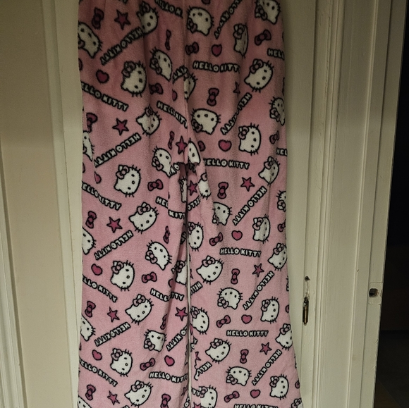 Hello Kitty Pink Adult Pajamas. Loose. Flannel. Forever21. Size L - Picture 5 of 11